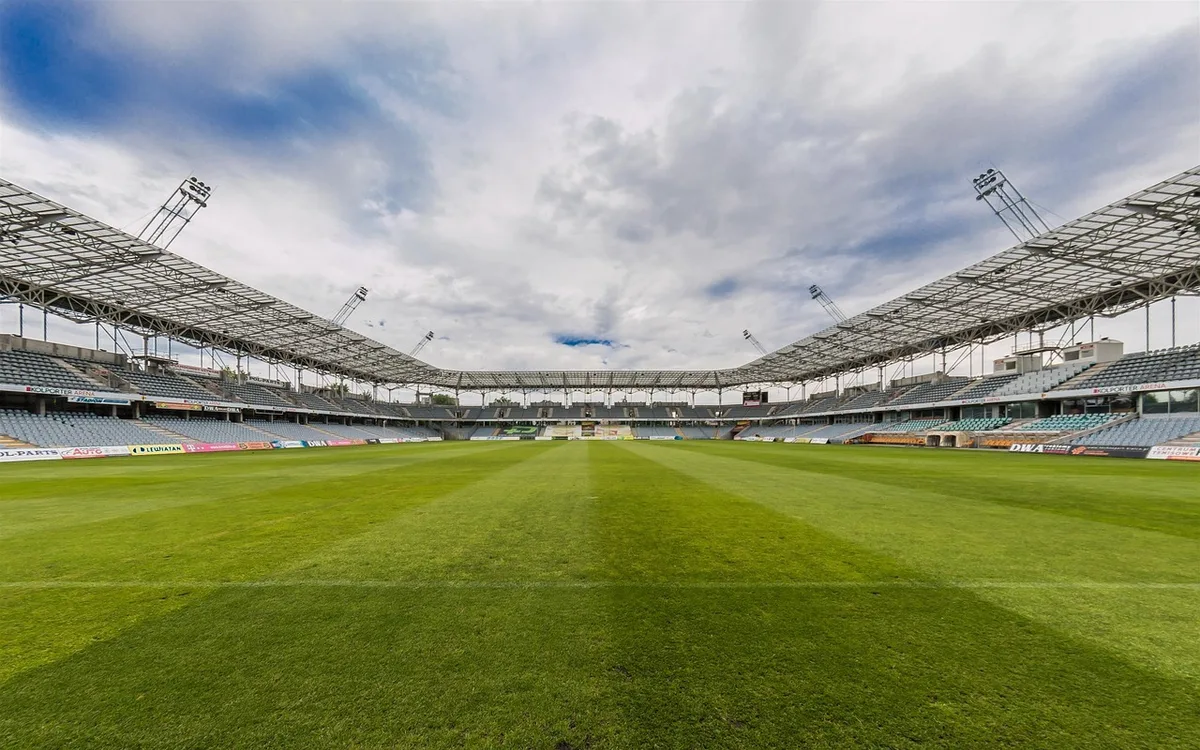 Bilety, stadion i dojazd