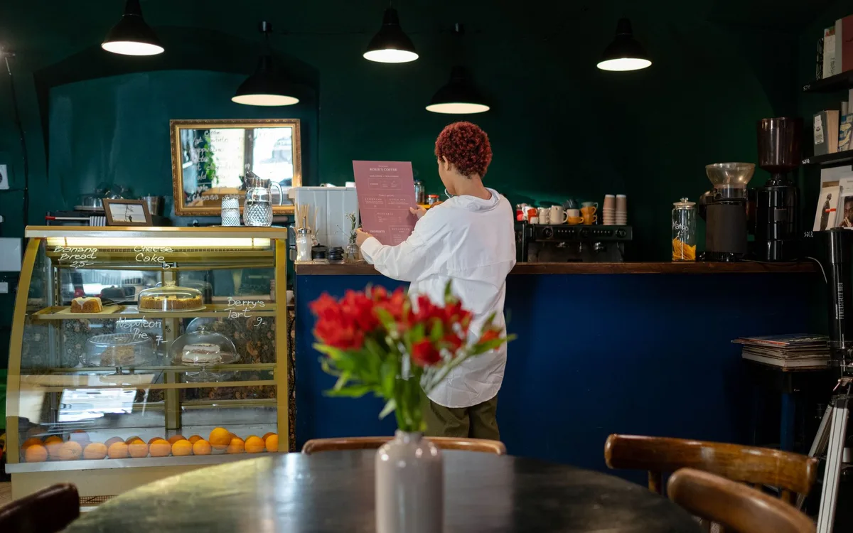 Sala, menu, alergeny i rachunek