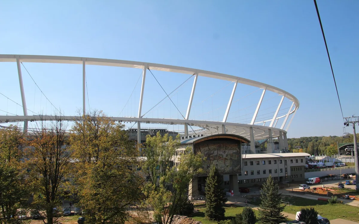 Czy Stadion Zawiszy jest dostępny dla osób z ograniczoną mobilnością?