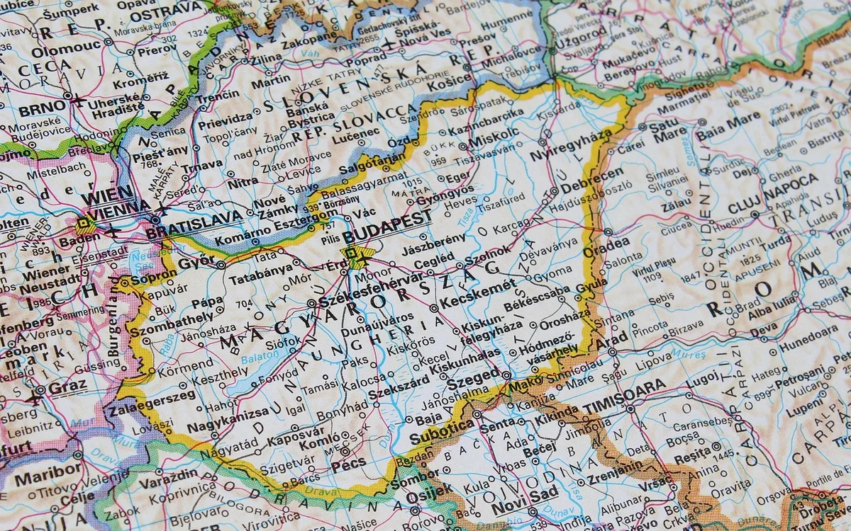 Jak sprawdzić godziny, mapę i bilety?
