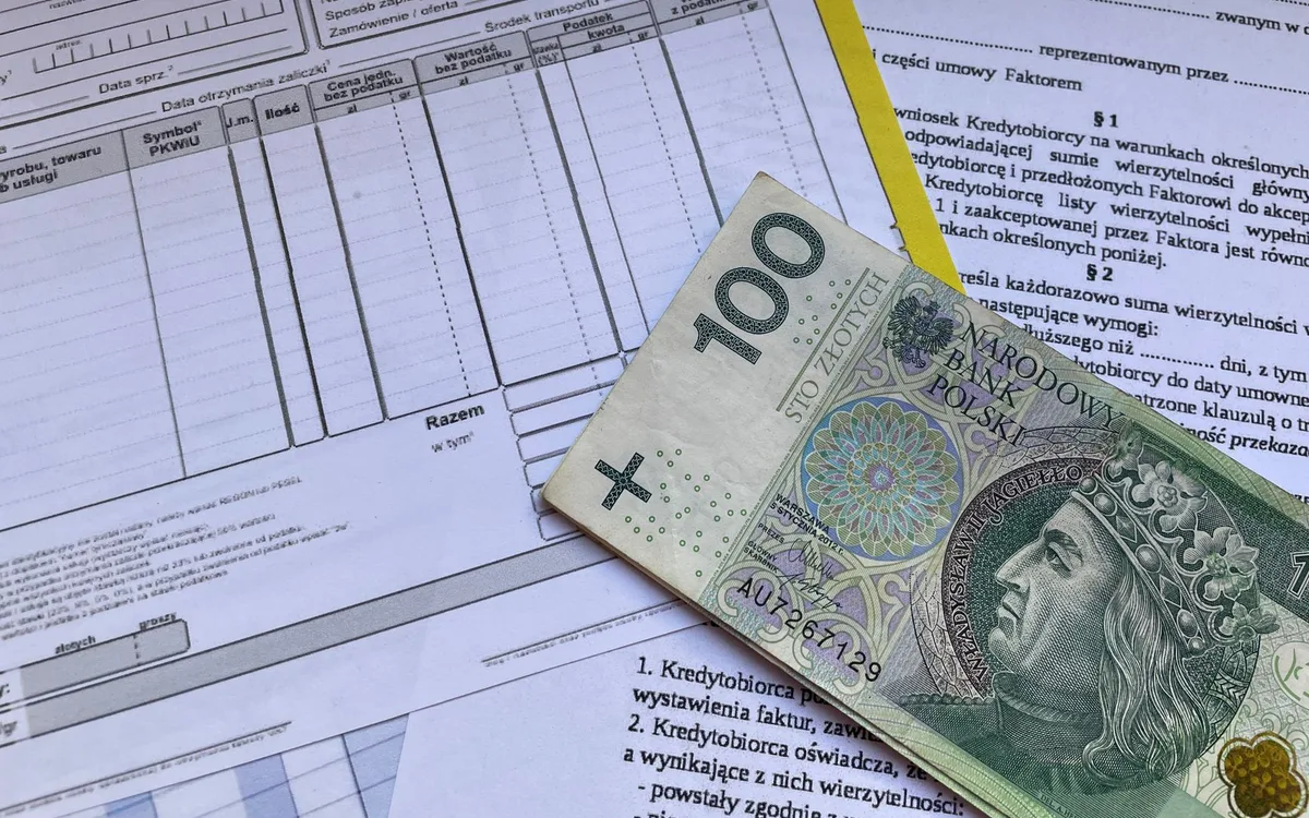 Jakie są zasady korzystania z pływalni i co zabrać?