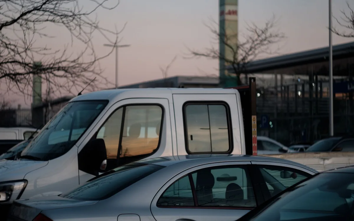 Jak zaplanować dojazd, parking i wieczór po wydarzeniu?